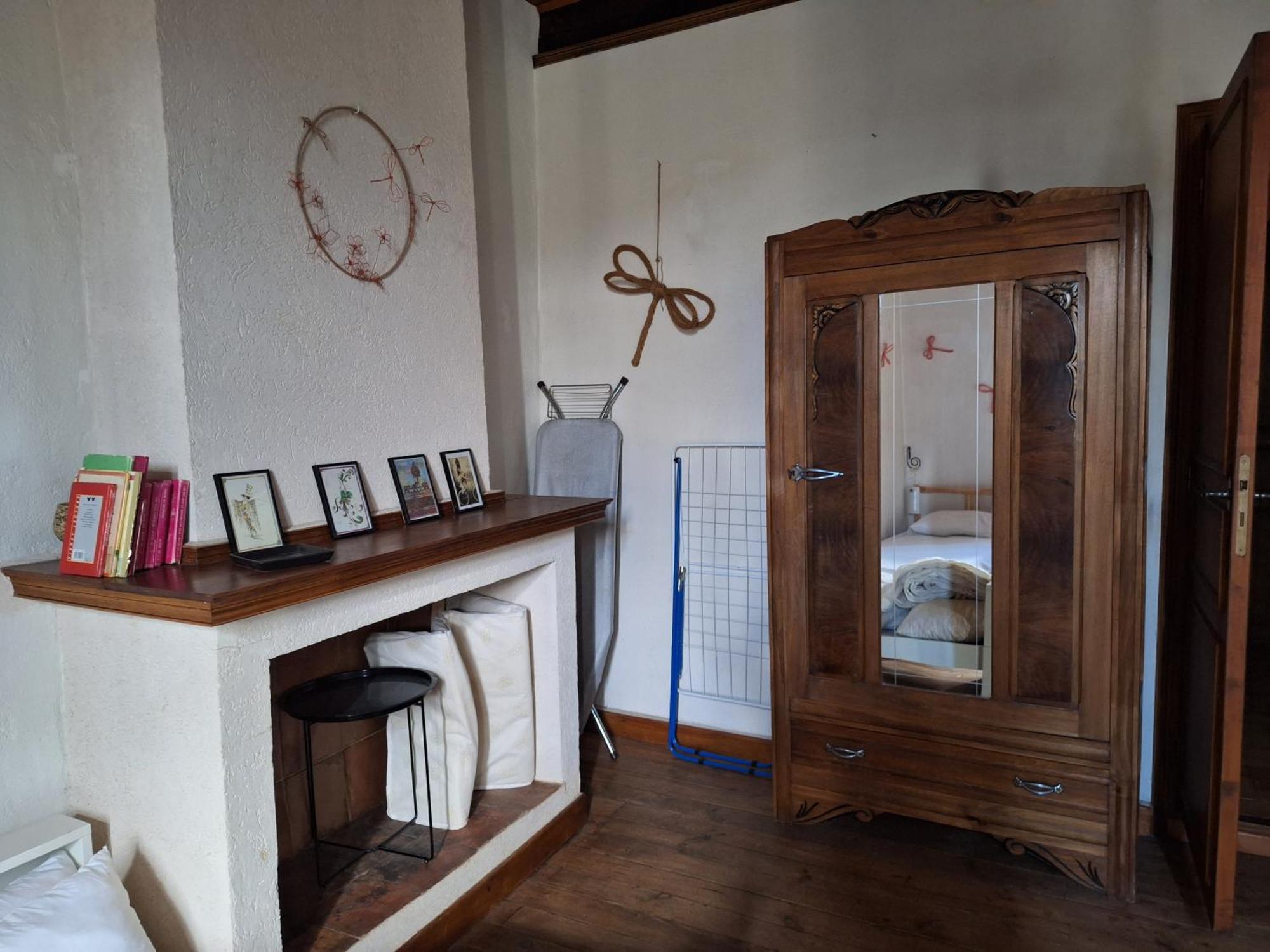 Maison Au Village Du Livre Montolieu Bagian luar foto